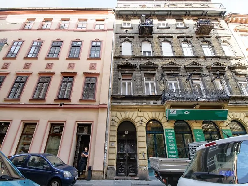 Budapest Opera Minihotel 2*,